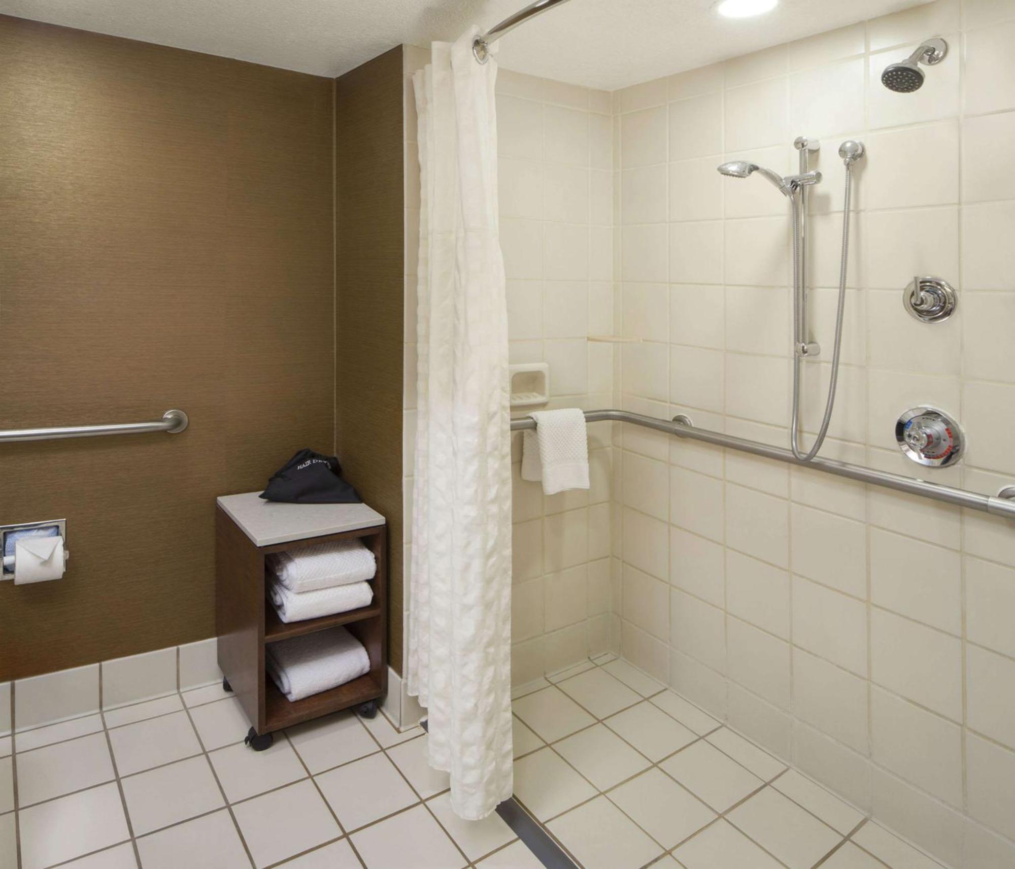 Hotel Embassy By Hilton Arboretum Austin