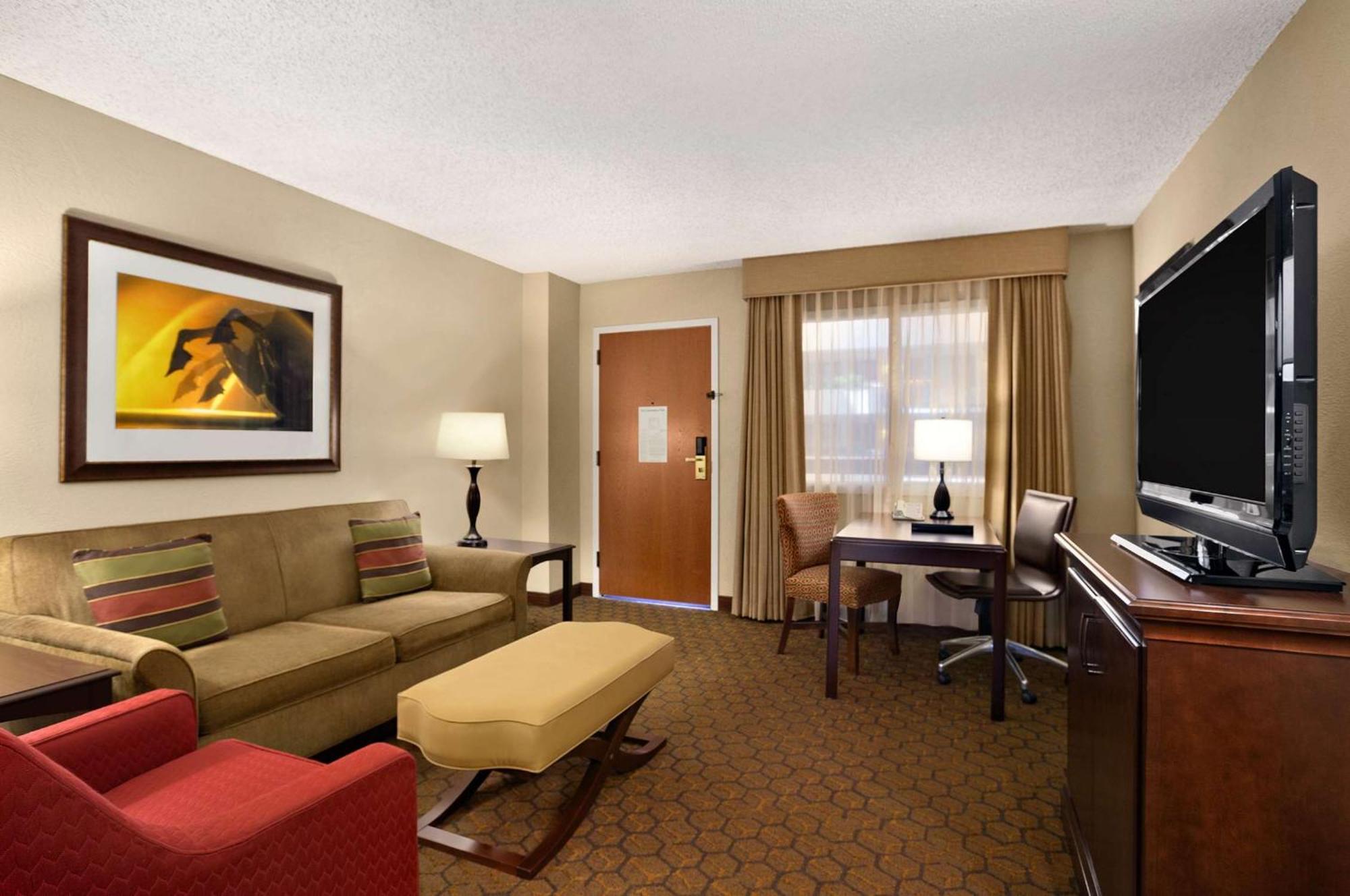 Embassy By Hilton Arboretum Hotel Austin