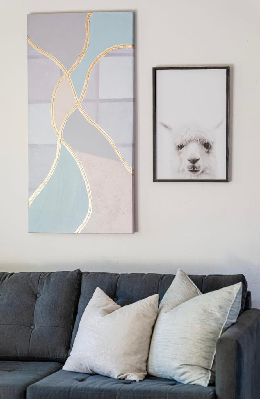 Apartment The Modern I Sleep 5 I Close To Downtown I Roku Tv *
