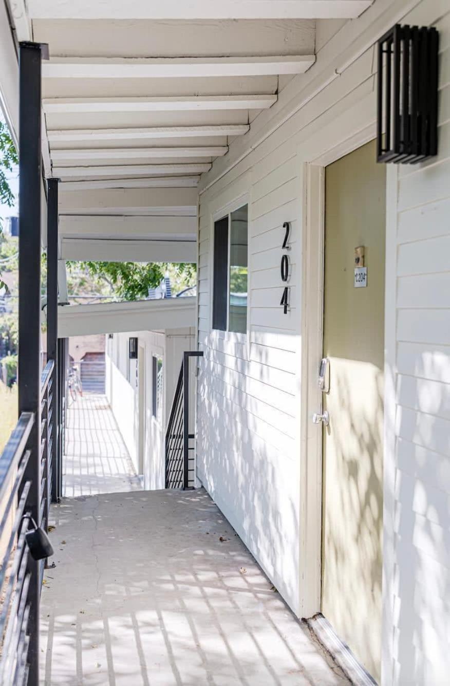 The Modern I Sleep 5 I Close To Downtown I Roku Tv Austin