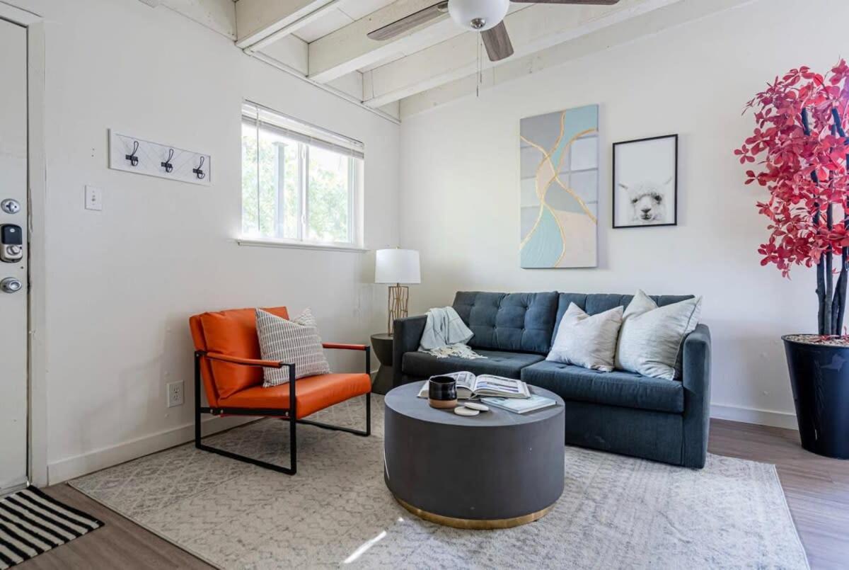 The Modern I Sleep 5 I Close To Downtown I Roku Tv Apartment