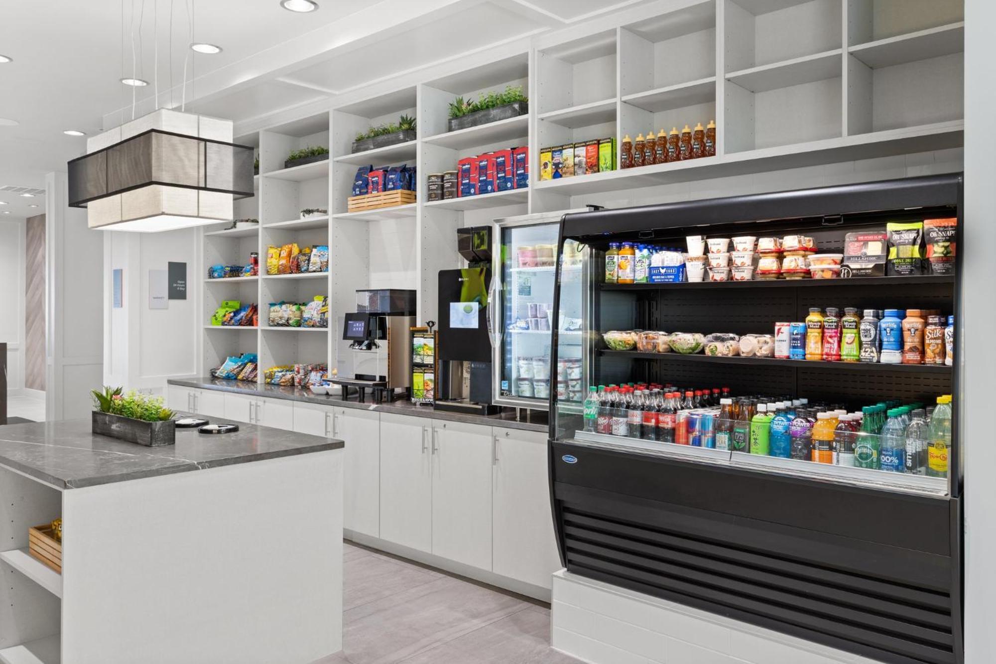 Even Uptown Near The Domain By Ihg 4*