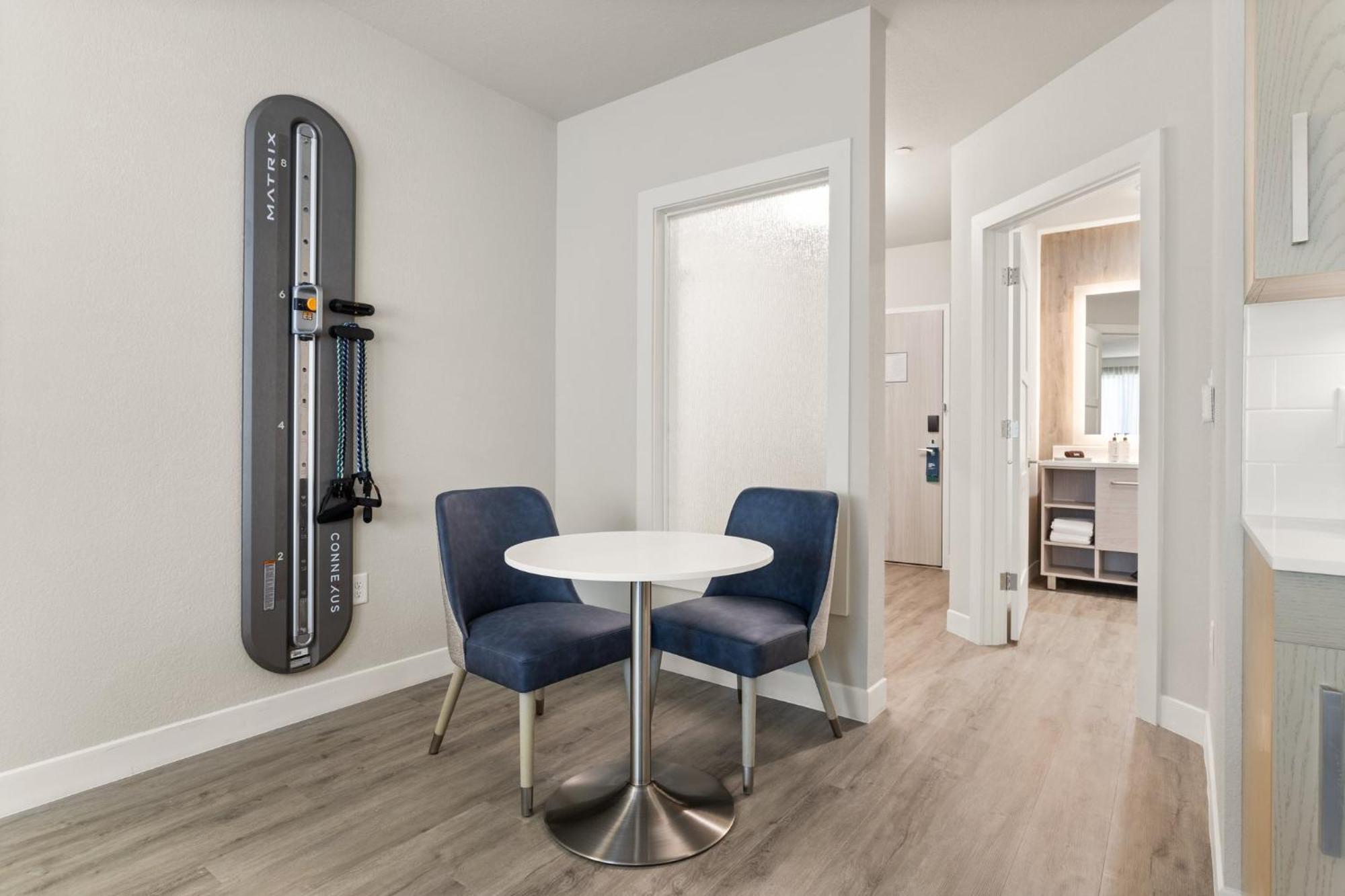Even Uptown Near The Domain By Ihg Hotel 4*