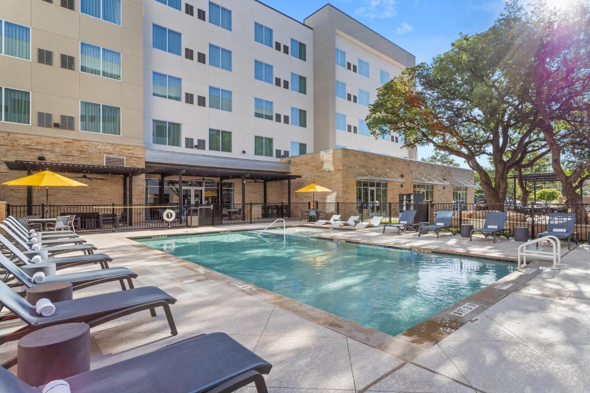 Even Uptown Near The Domain By Ihg Hotel