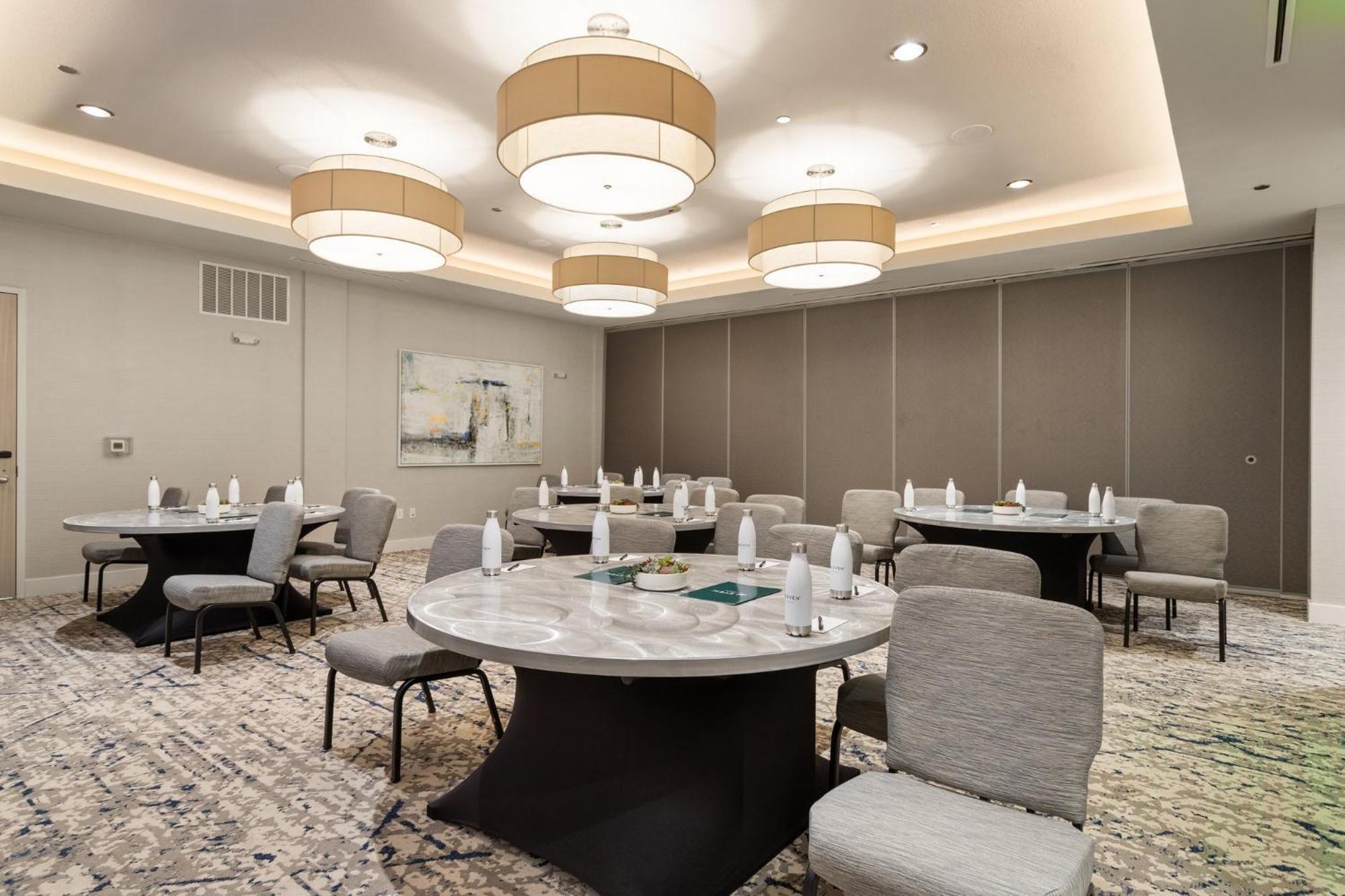 Hotel Even Uptown Near The Domain By Ihg 4*