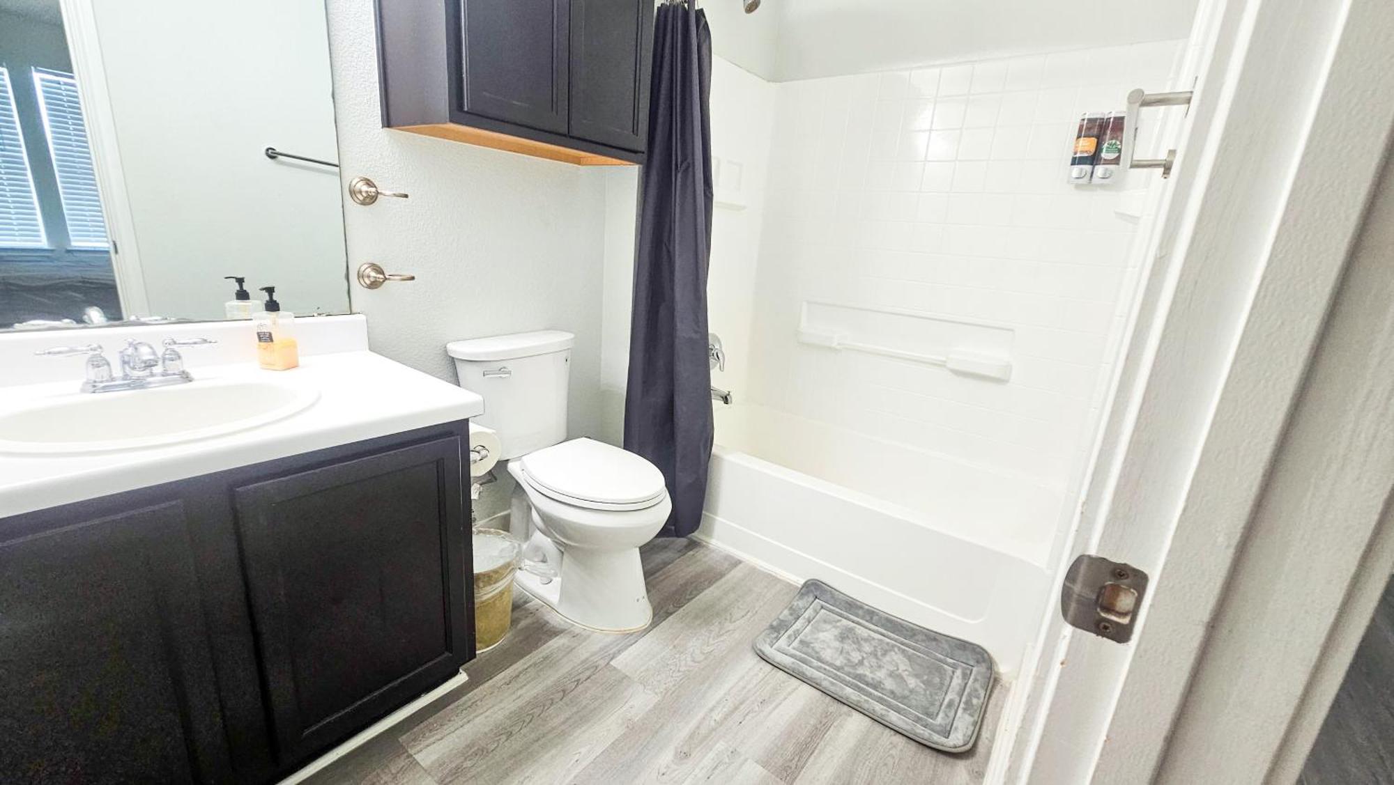 Holiday home Cozy Near Downtown And Airport