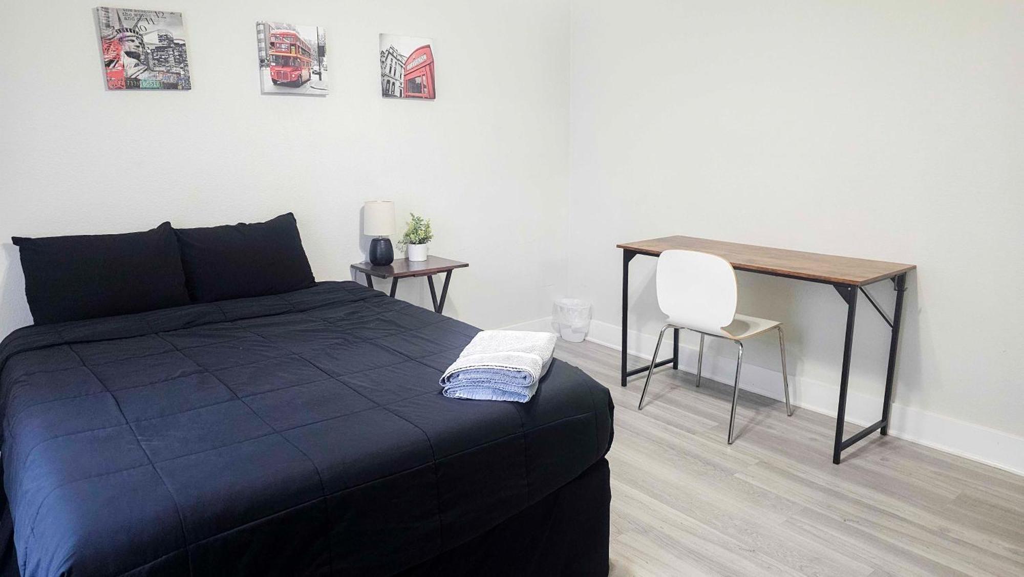 Cozy Near Downtown And Airport Holiday home *