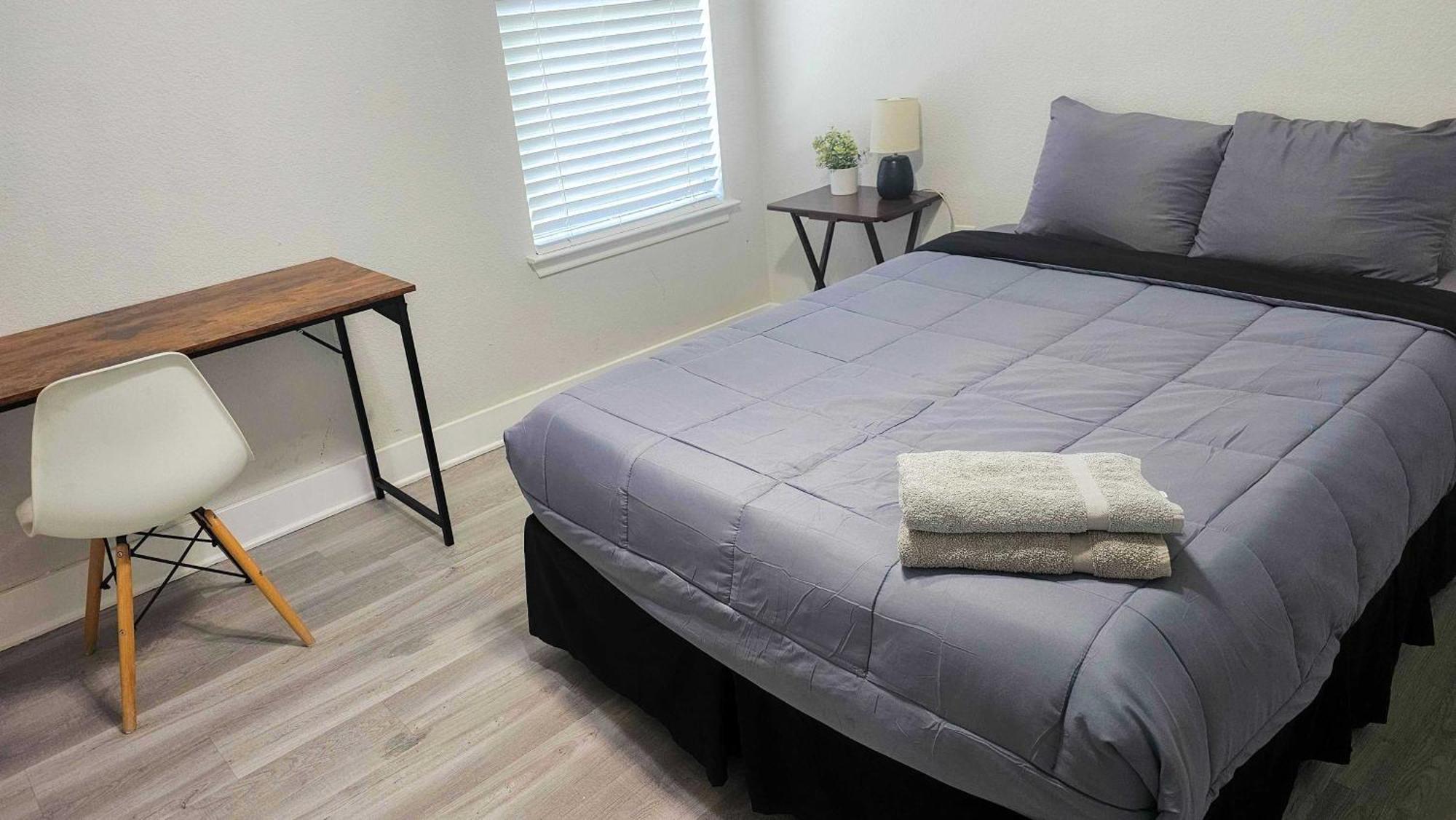 Holiday home Cozy Near Downtown And Airport