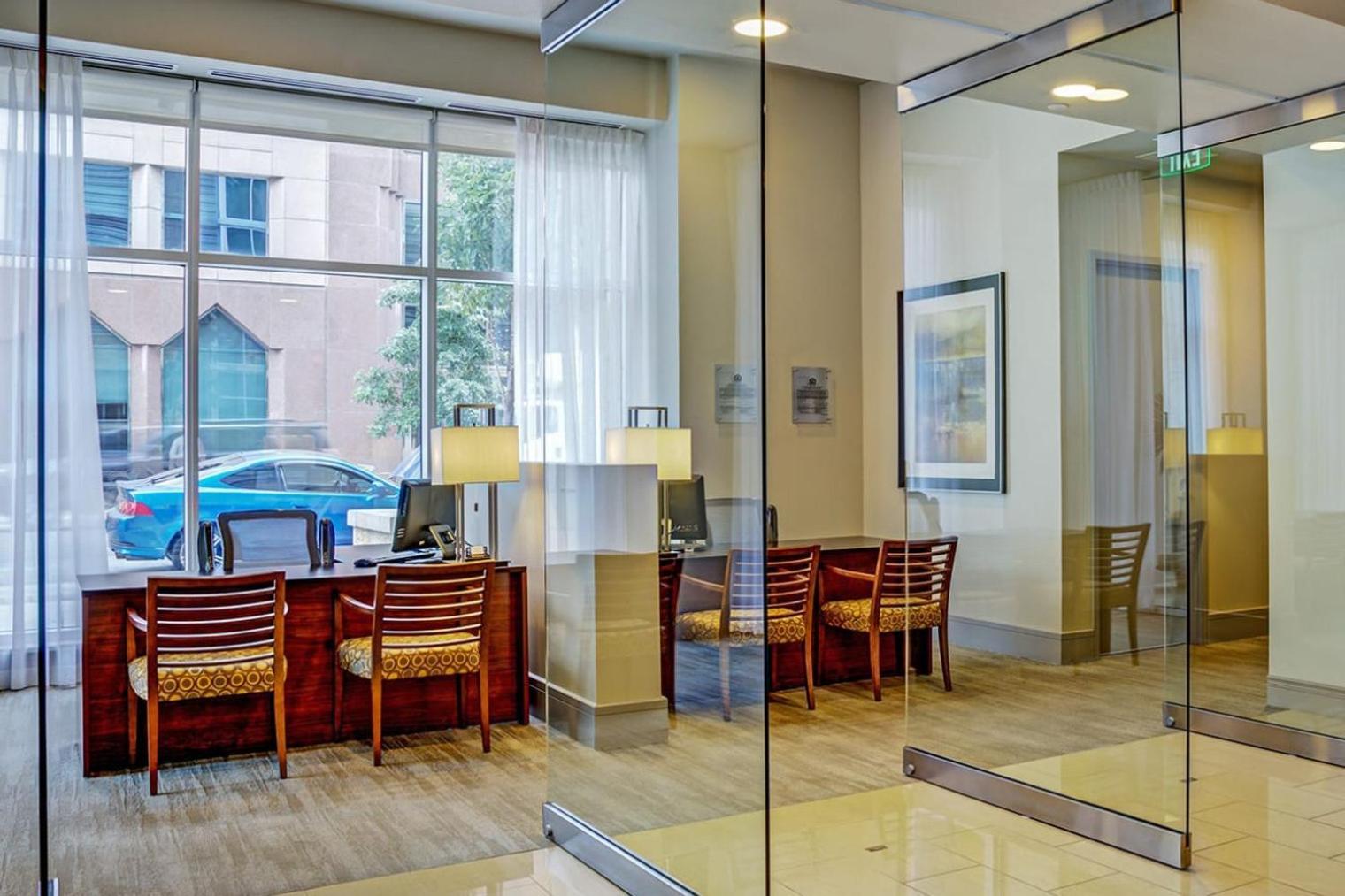 Downtown 1br W Gym Pool Wd Nr Capitol Atx-206 *