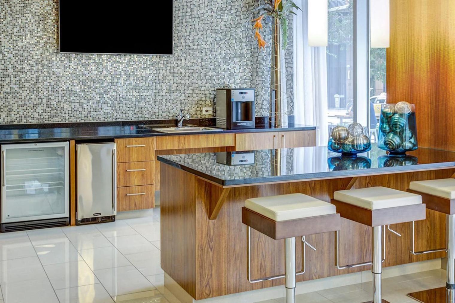 Downtown 1br W Gym Pool Wd Nr Capitol Atx-206 Austin