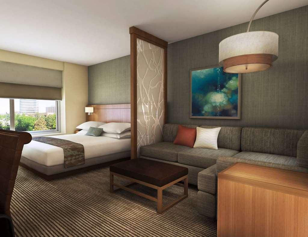 Hyatt Place Airport Hotel 3*