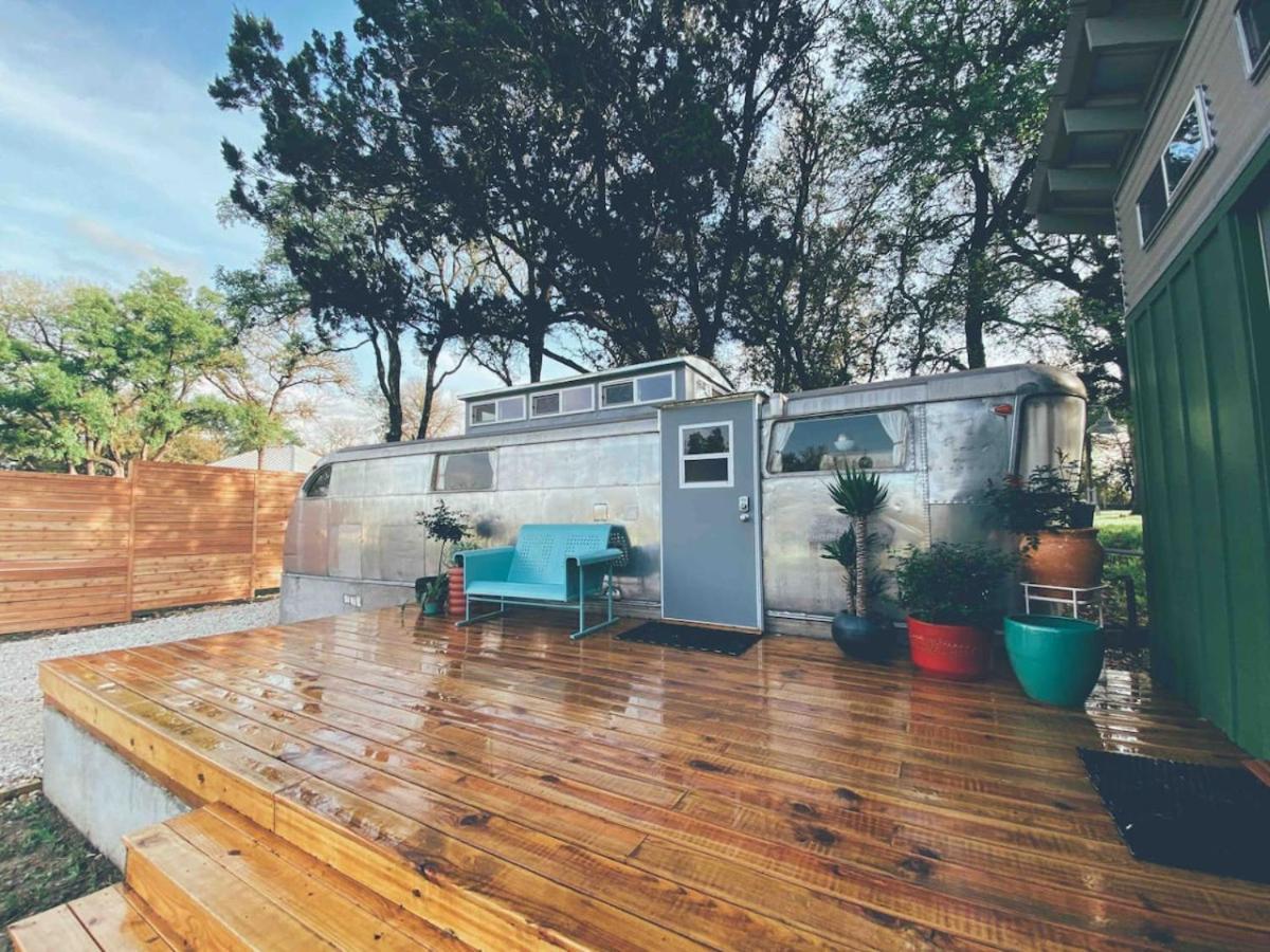 Renovated Spartan Voodoo Apartment Austin