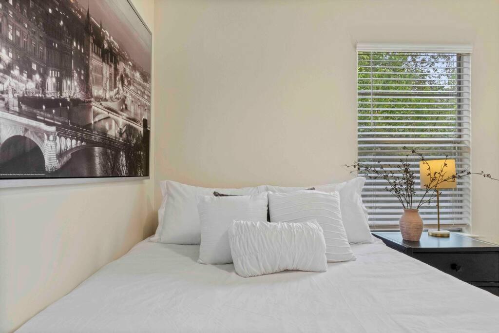 3 Bedroom Workspace-foodies Dream! Close To Zilker, & Downtown!