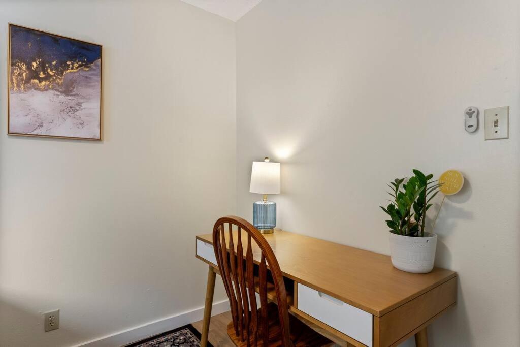 3 Bedroom Workspace-foodies Dream! Close To Zilker, & Downtown! *