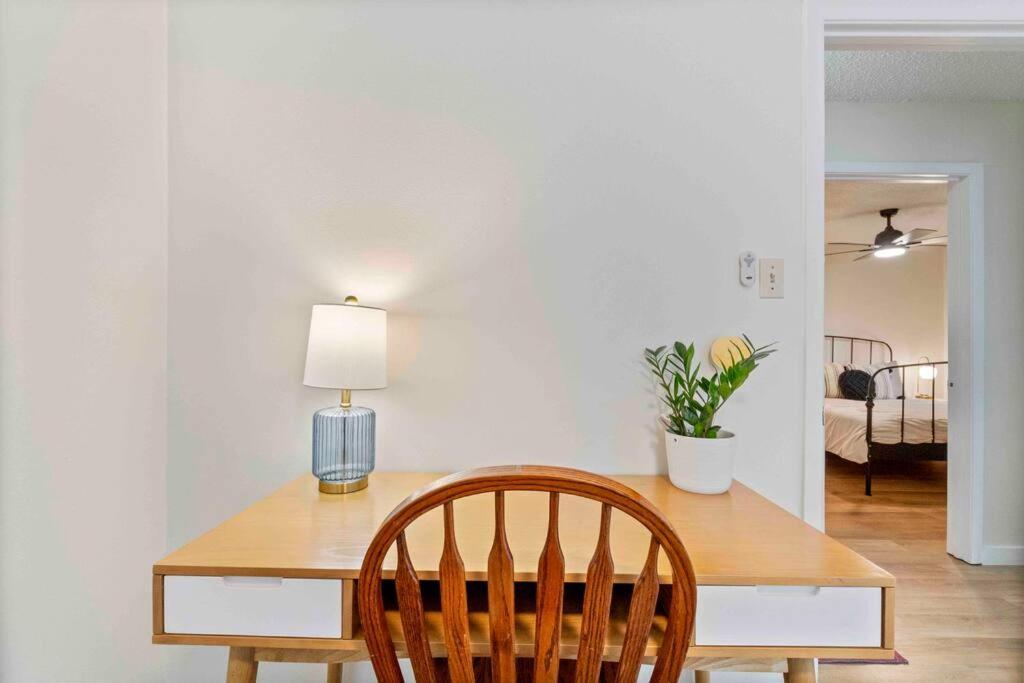 3 Bedroom Workspace-foodies Dream! Close To Zilker, & Downtown! Holiday home Austin
