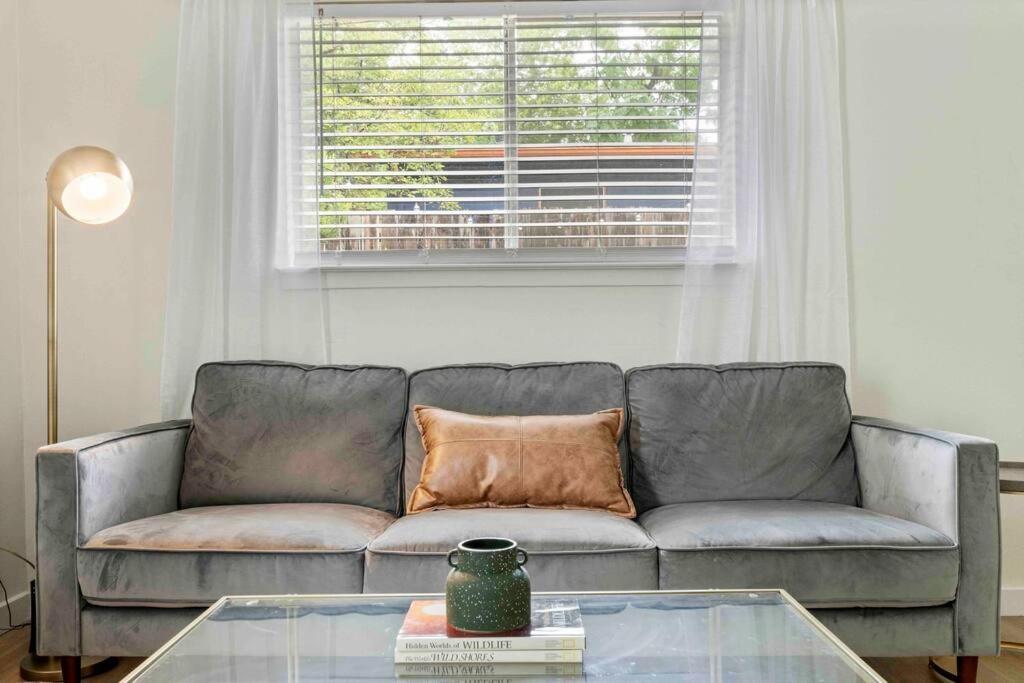 3 Bedroom Workspace-foodies Dream! Close To Zilker, & Downtown! *