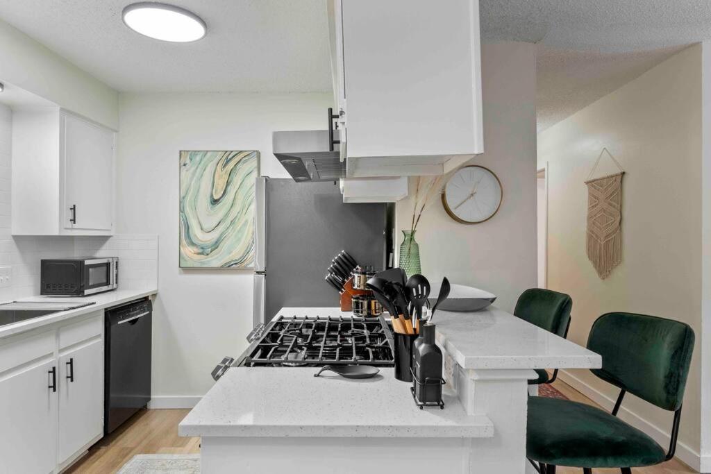 3 Bedroom Workspace-foodies Dream! Close To Zilker, & Downtown! Austin