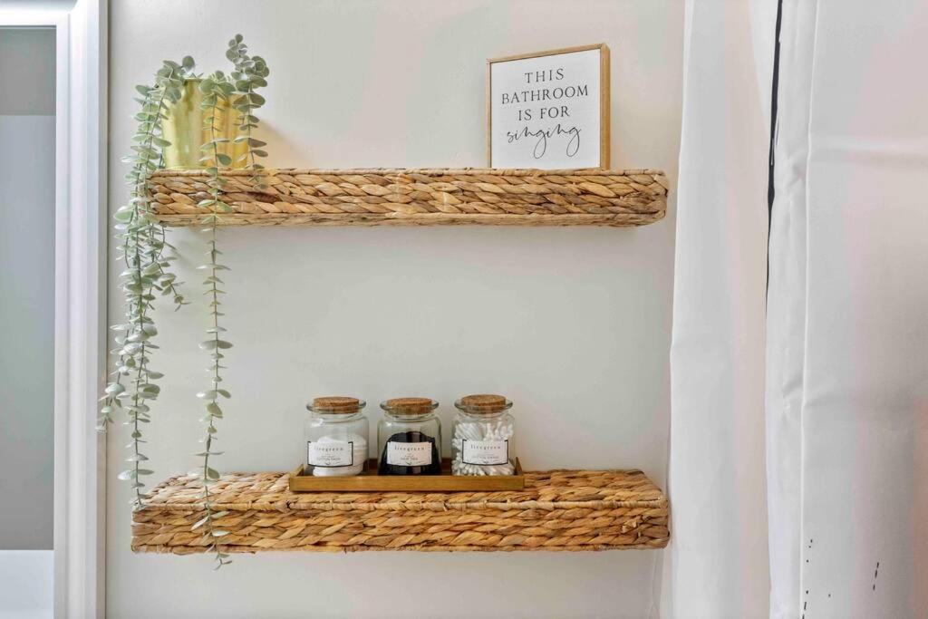 Holiday home 3 Bedroom Workspace-foodies Dream! Close To Zilker, & Downtown!