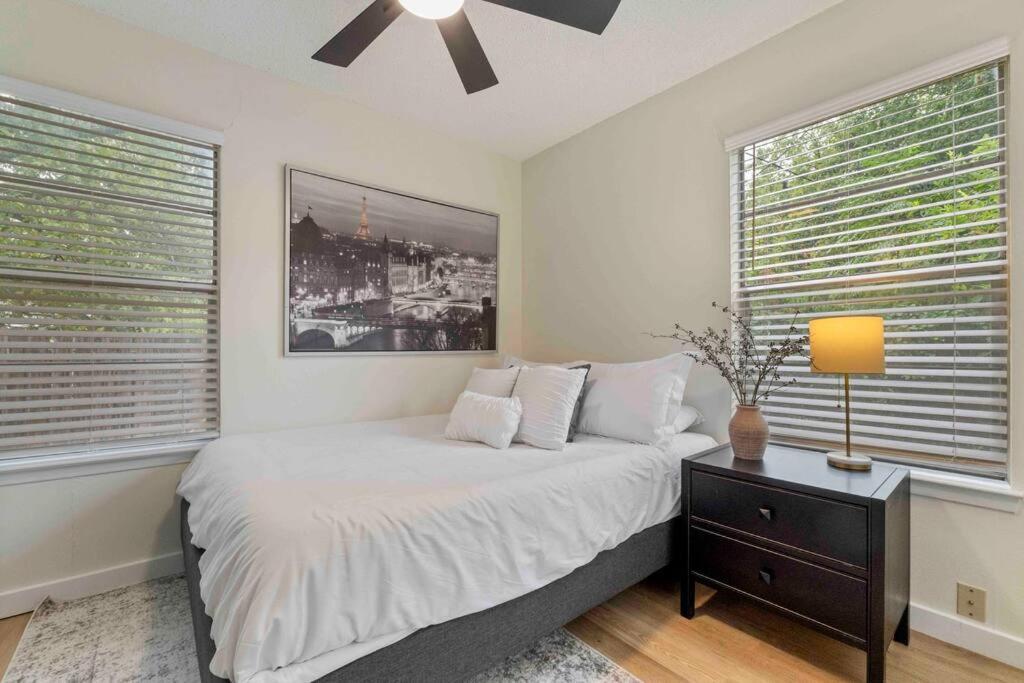 3 Bedroom Workspace-foodies Dream! Close To Zilker, & Downtown! Austin