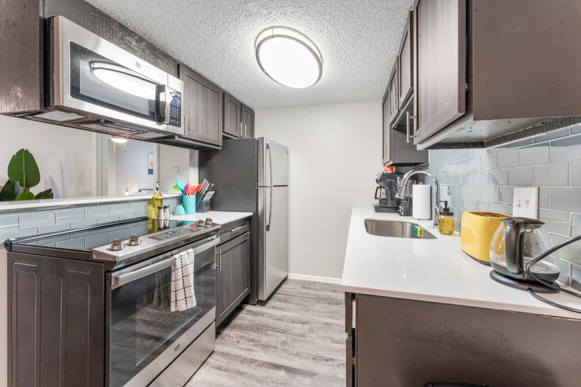 Soco Chic Close To Downtown Apartment *