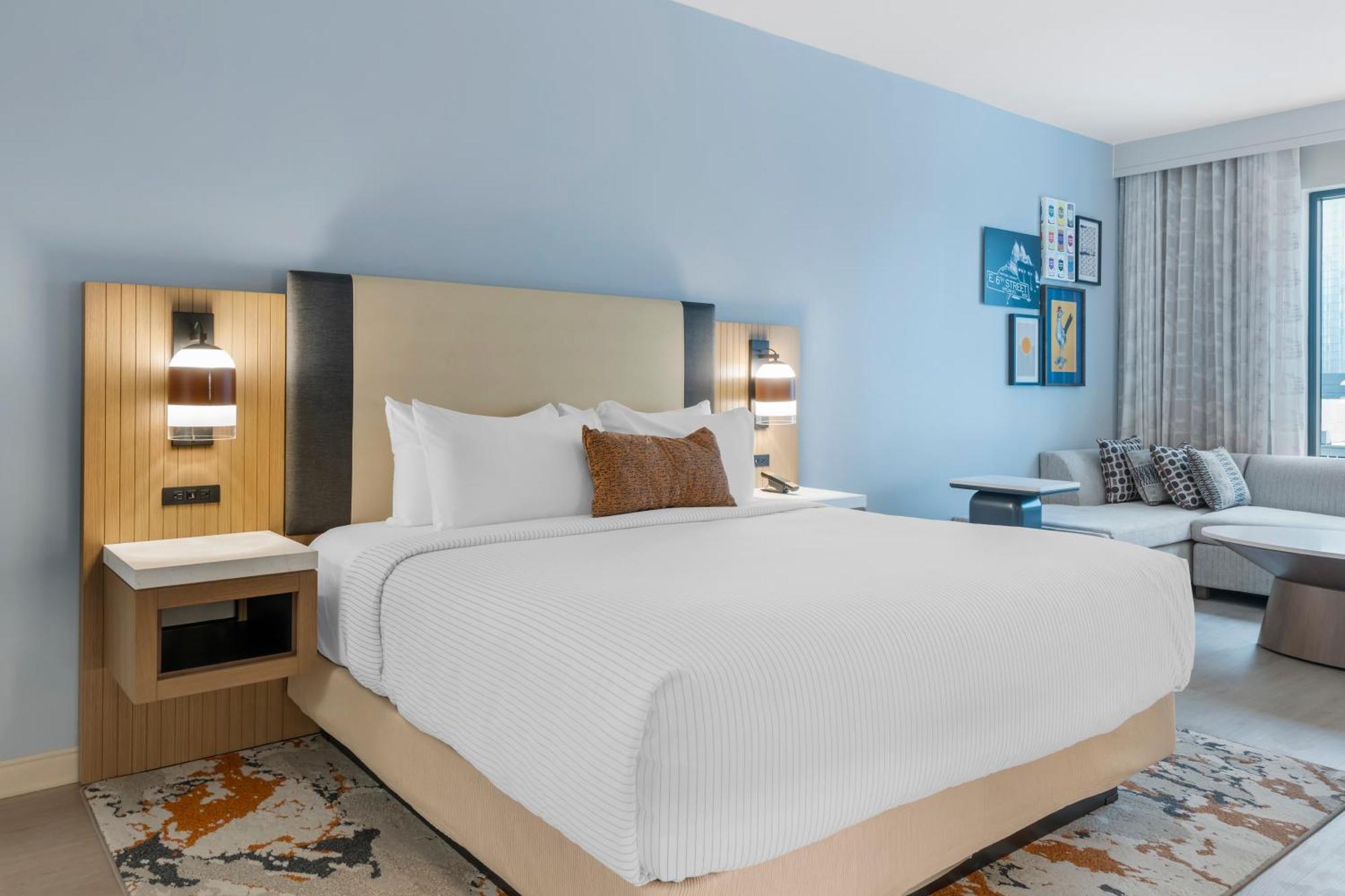 Hotel Cambria Downtown