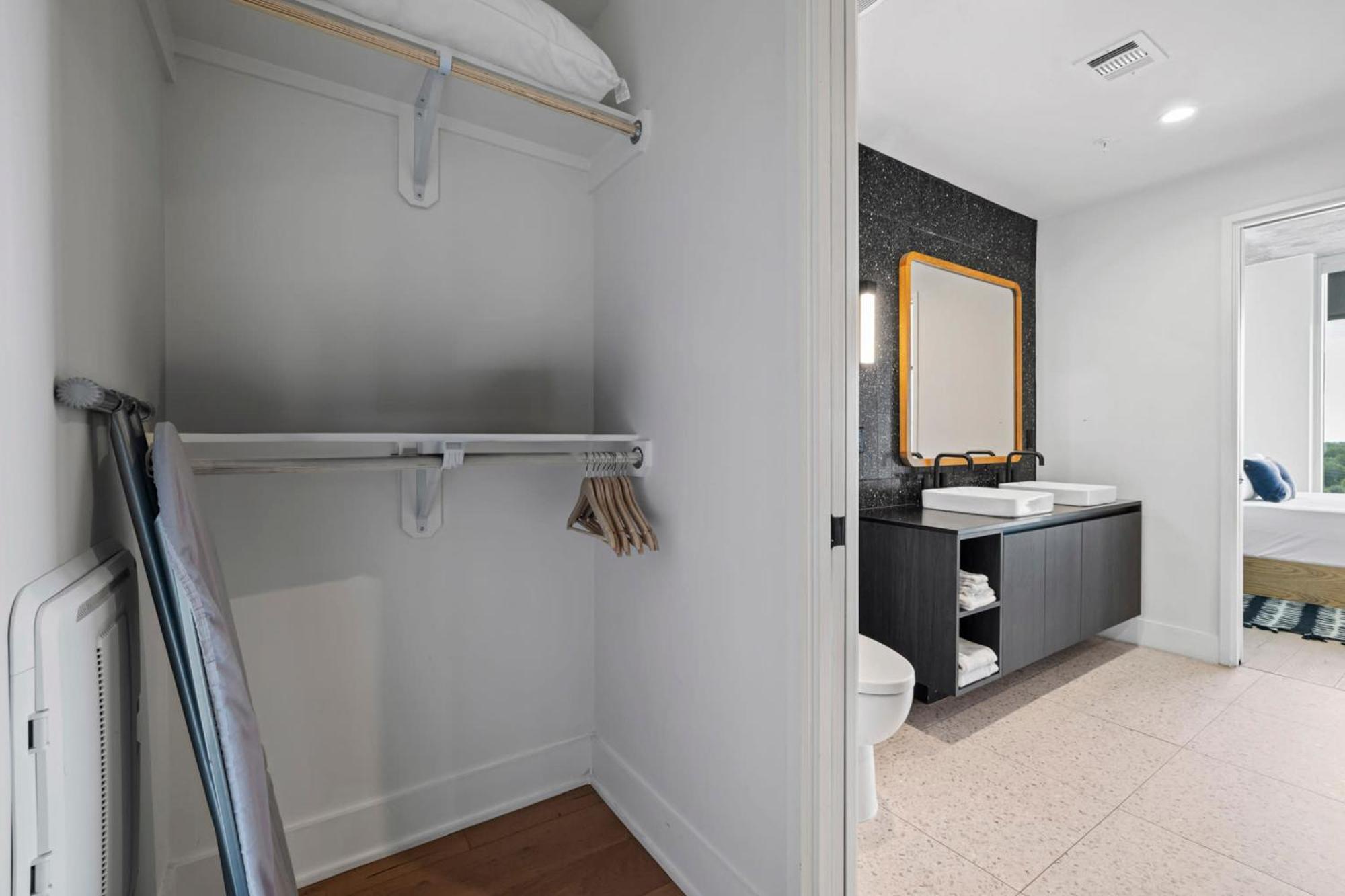 Modern 1br On Rainey St - Pool & Views Holiday home *