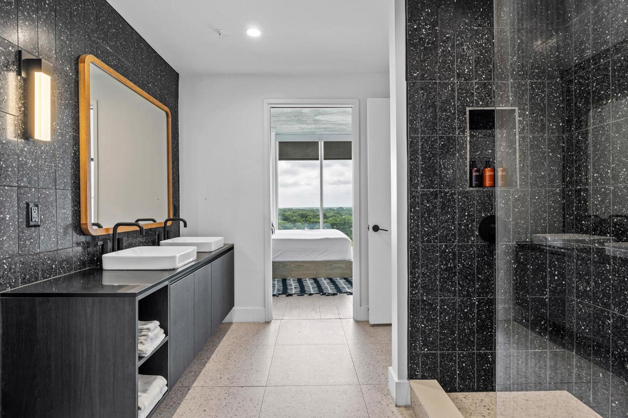 Modern 1br On Rainey St - Pool & Views Holiday home Austin