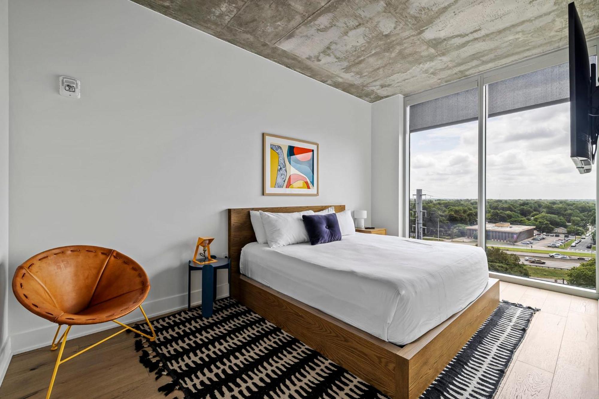 Modern 1br On Rainey St - Pool & Views