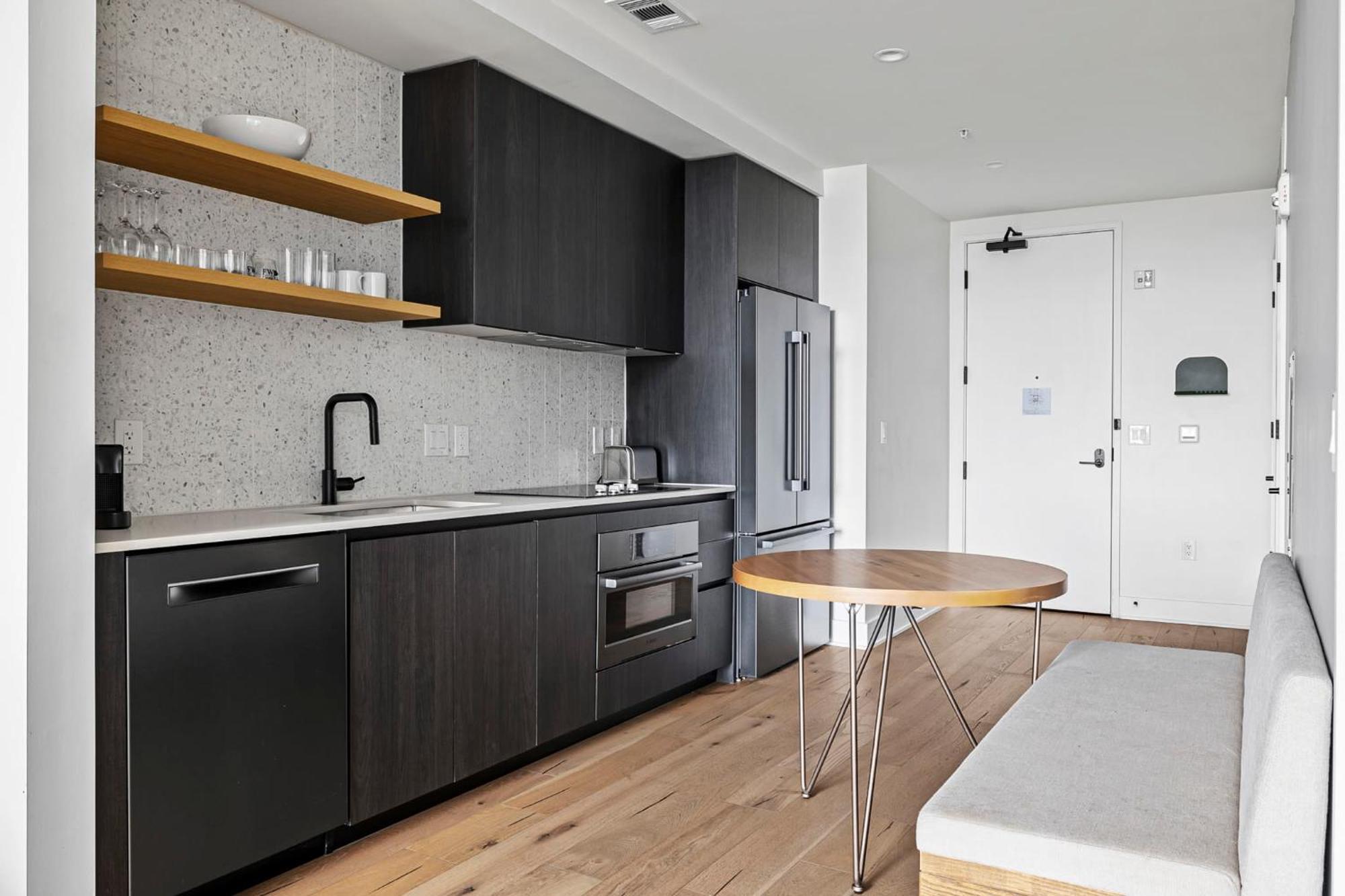 Holiday home Modern 1br On Rainey St - Pool & Views *