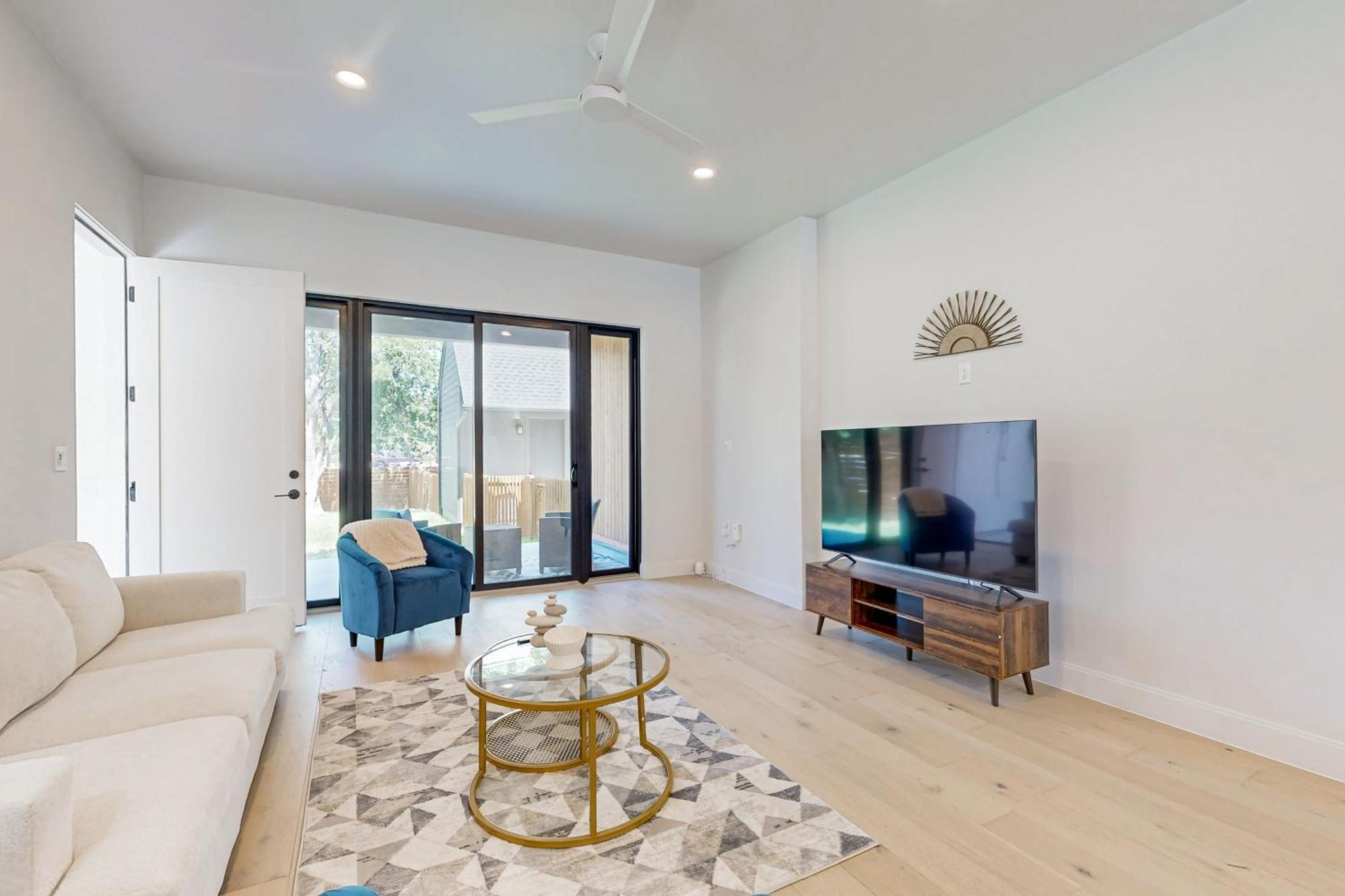 The Isabelle's - Unit A Austin