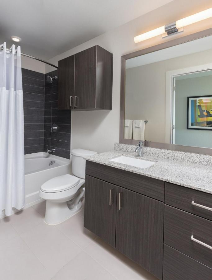 Has To Offer In With Pool And Gym Onsite Austin