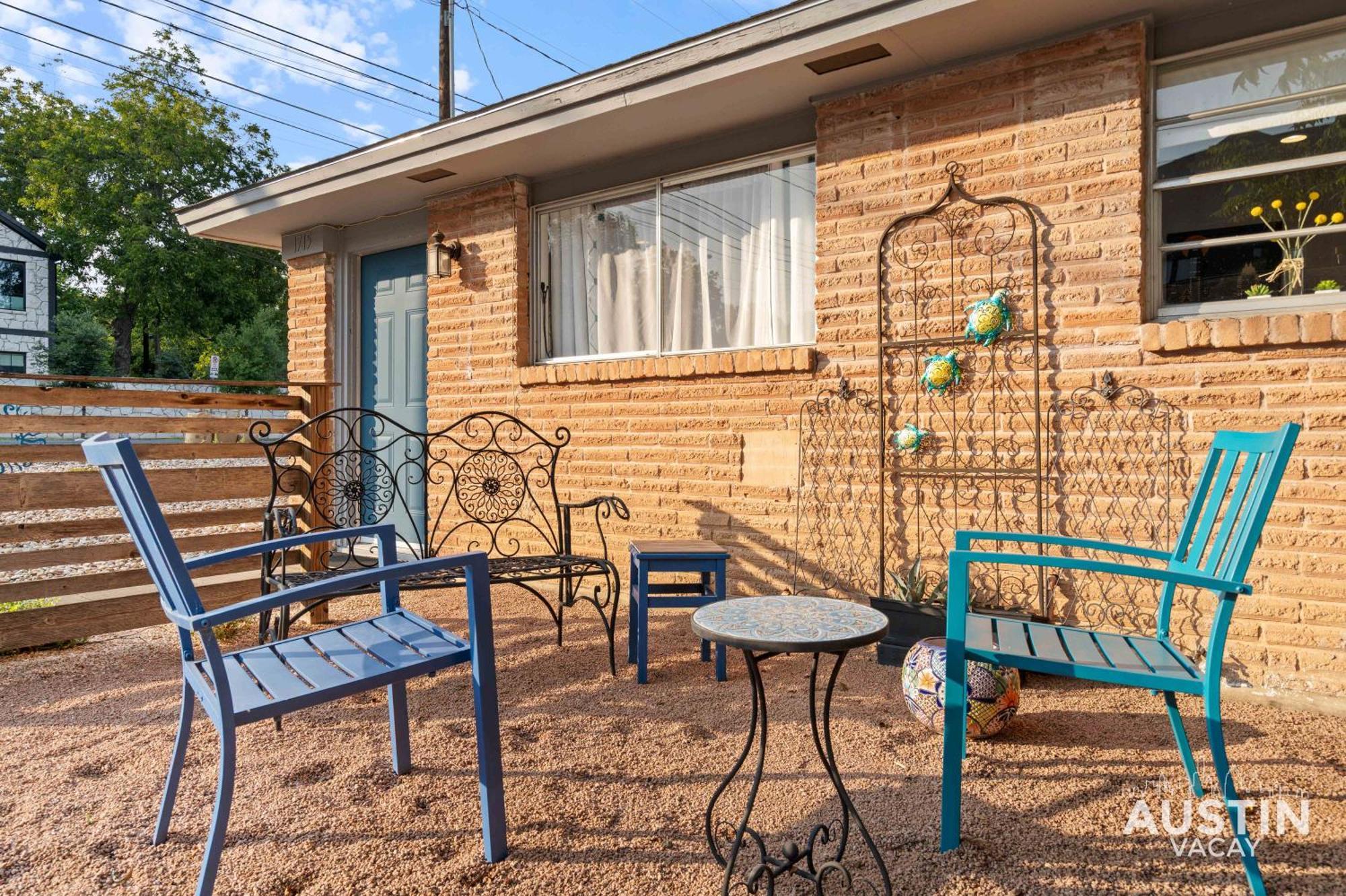 Near Barton Springs And Dt Atx Cozy And Affordable Holiday home *