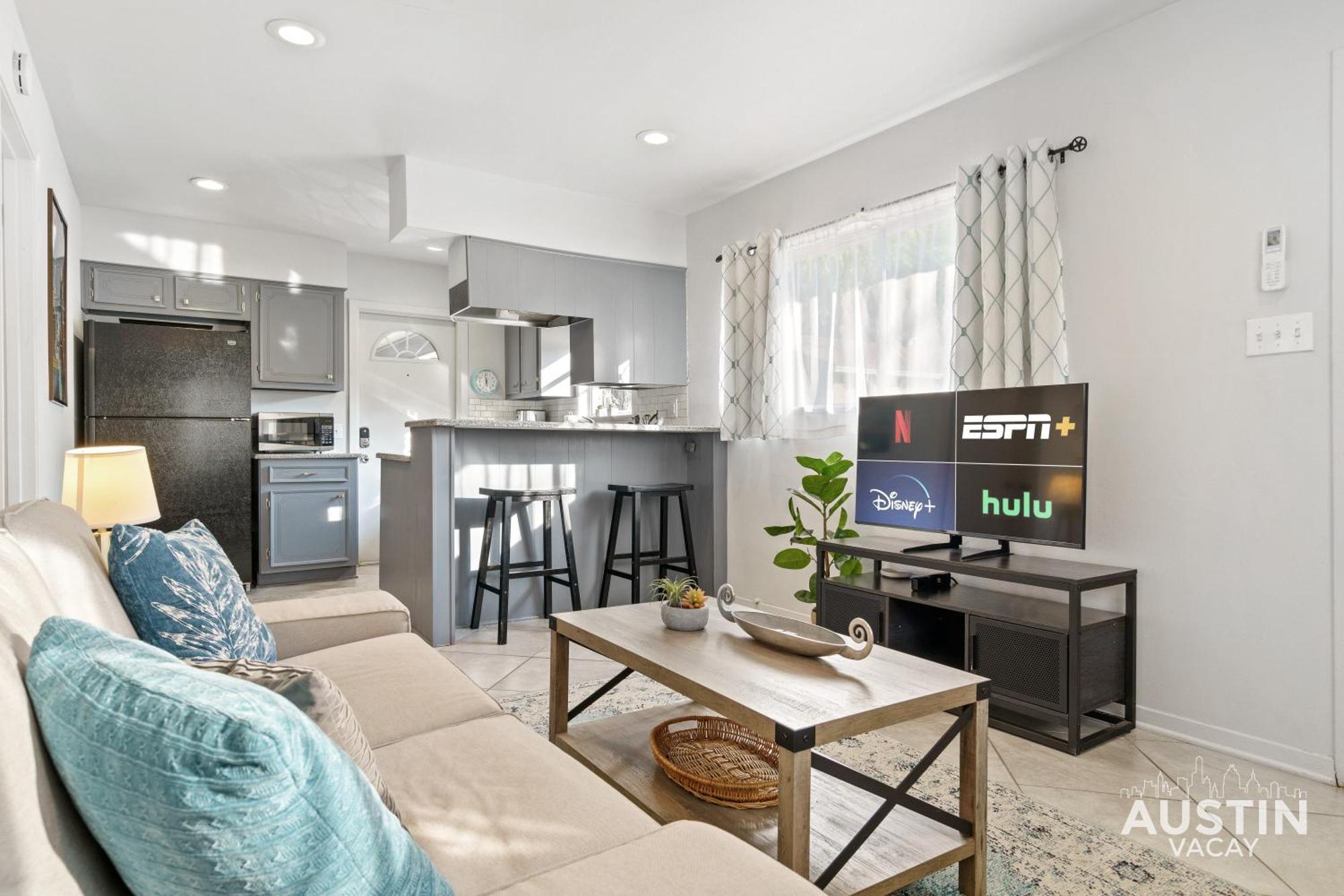 Near Barton Springs And Dt Atx Cozy And Affordable Holiday home *