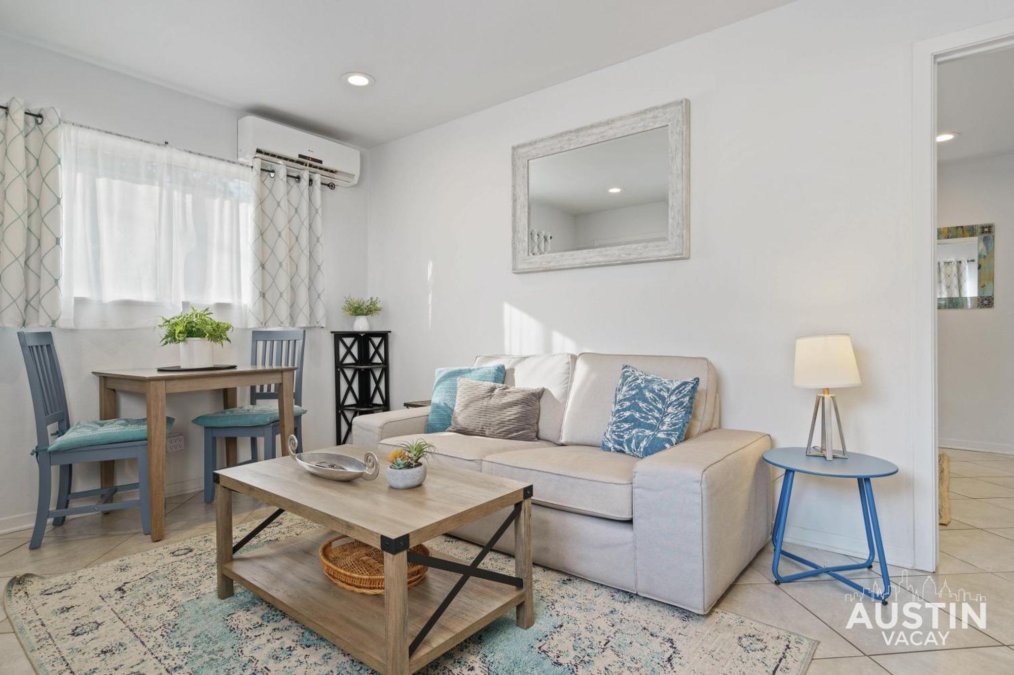 Near Barton Springs And Dt Atx Cozy And Affordable Holiday home *