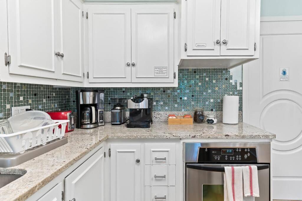 5br Double Unit On Creek - Large Yard - Sleeps 12 *