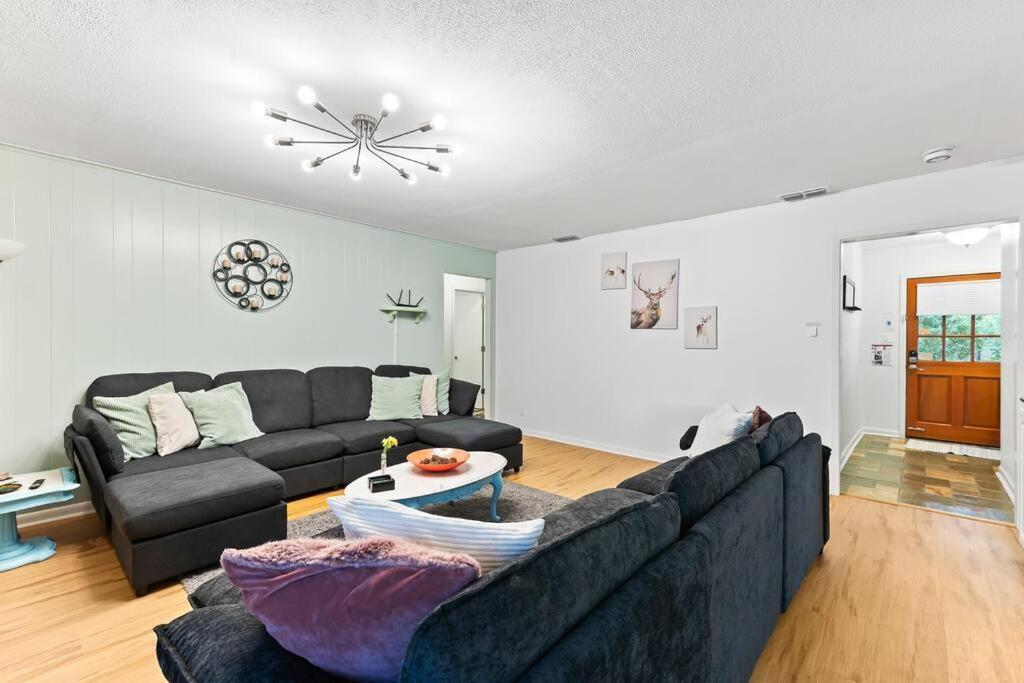 5br Double Unit On Creek - Large Yard - Sleeps 12 Austin