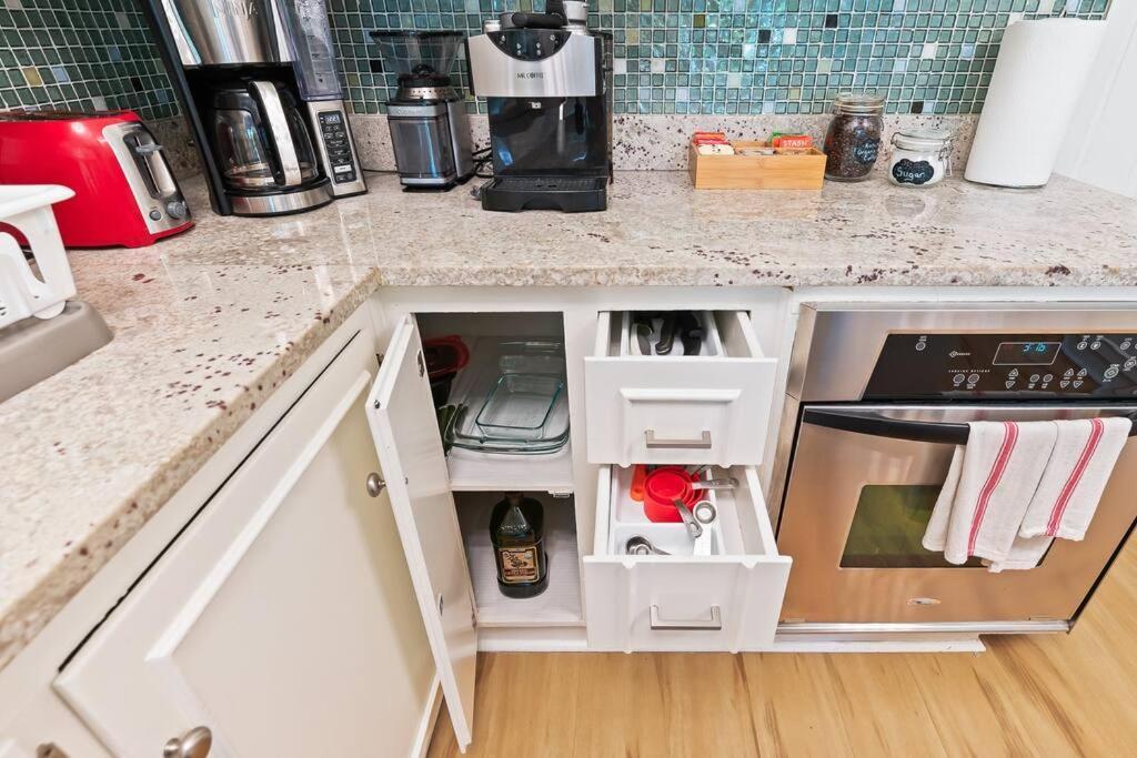 5br Double Unit On Creek - Large Yard - Sleeps 12 *