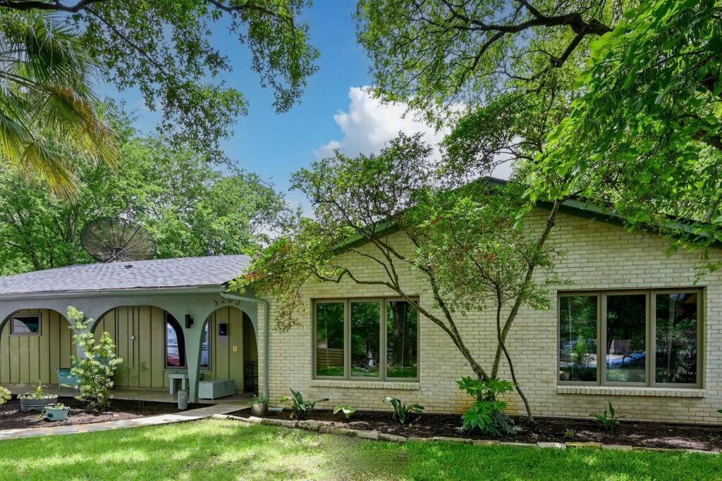 5br Double Unit On Creek - Large Yard - Sleeps 12 Austin