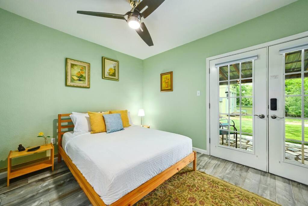 5br Double Unit On Creek - Large Yard - Sleeps 12 * Austin
