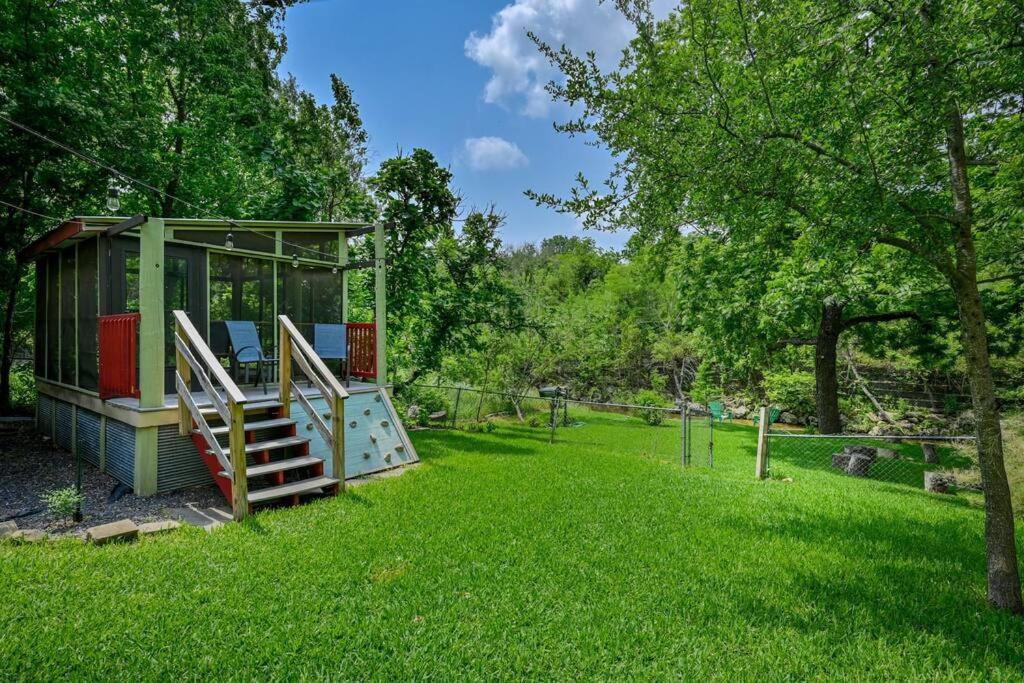 Holiday home 5br Double Unit On Creek - Large Yard - Sleeps 12 *