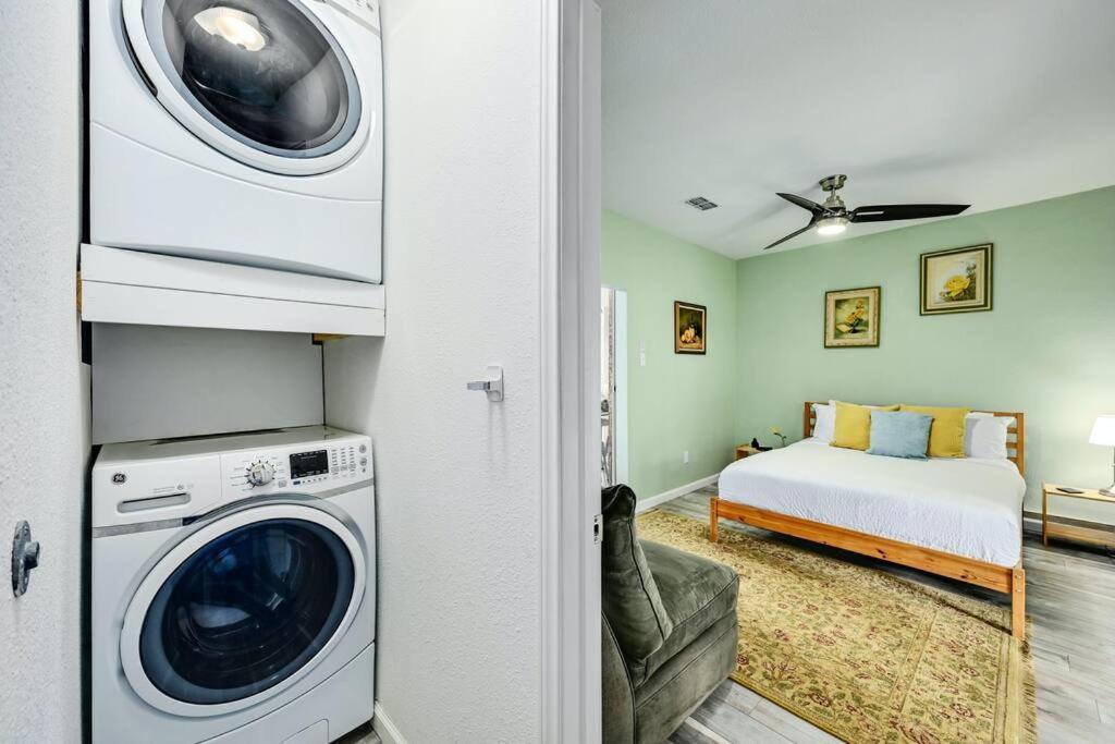 5br Double Unit On Creek - Large Yard - Sleeps 12