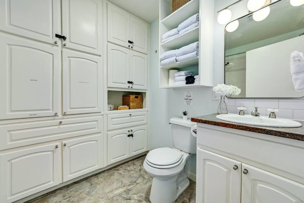 5br Double Unit On Creek - Large Yard - Sleeps 12 *