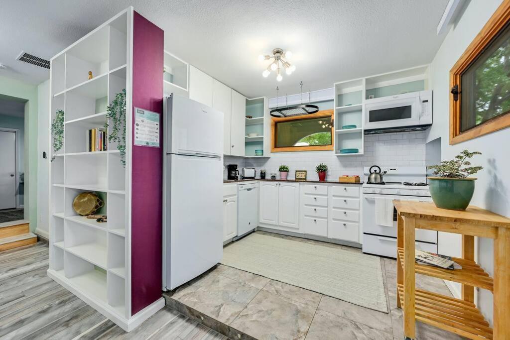 5br Double Unit On Creek - Large Yard - Sleeps 12 Austin