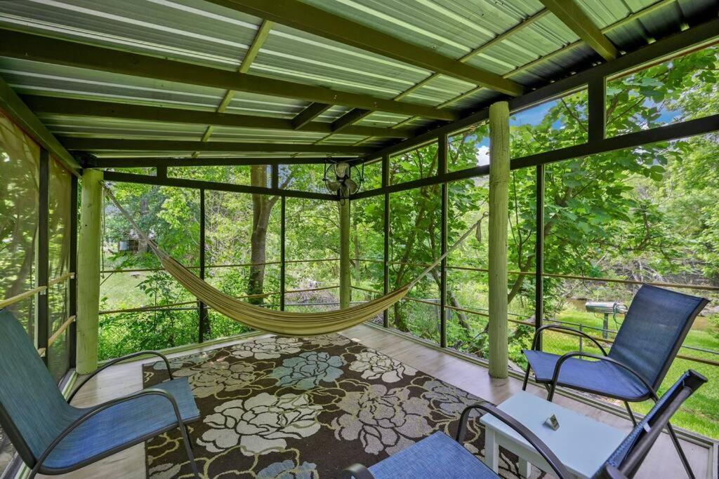 Holiday home 5br Double Unit On Creek - Large Yard - Sleeps 12 Austin