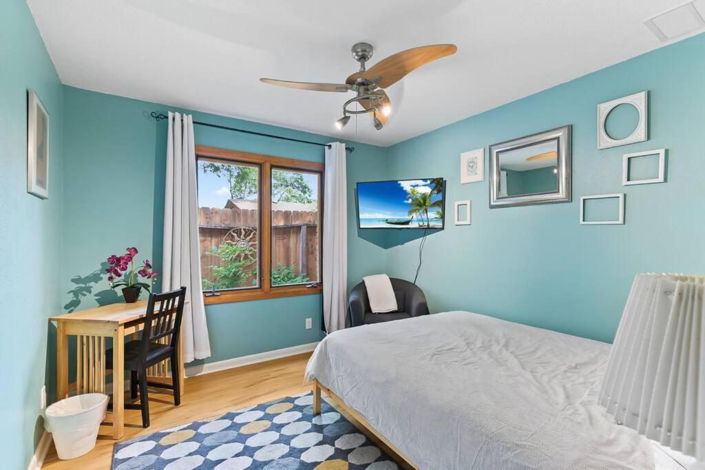 5br Double Unit On Creek - Large Yard - Sleeps 12 * Austin