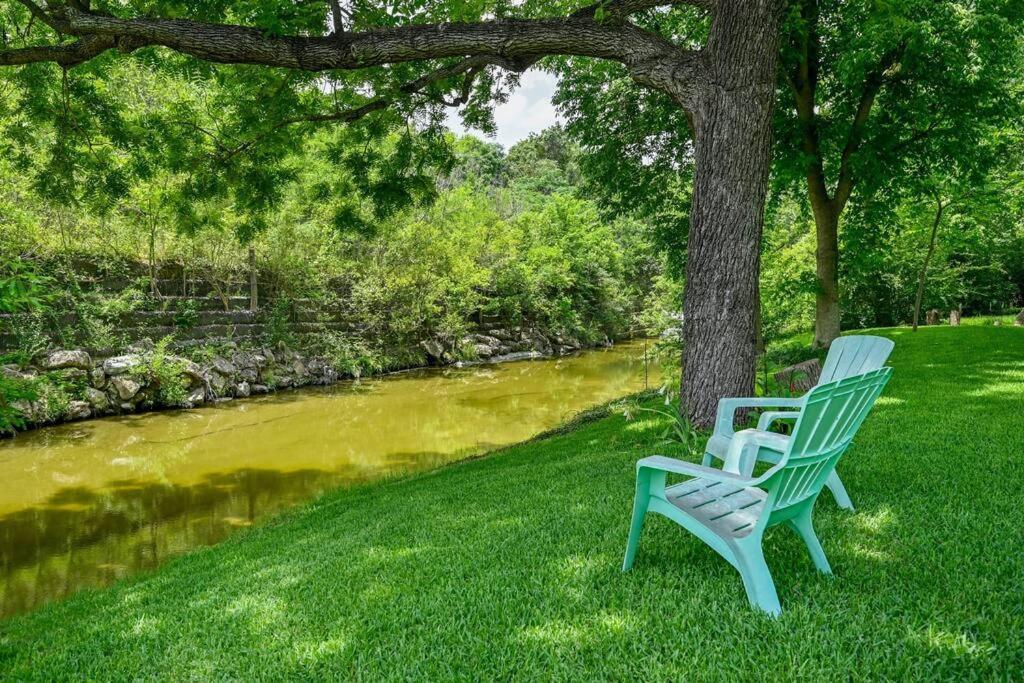 5br Double Unit On Creek - Large Yard - Sleeps 12