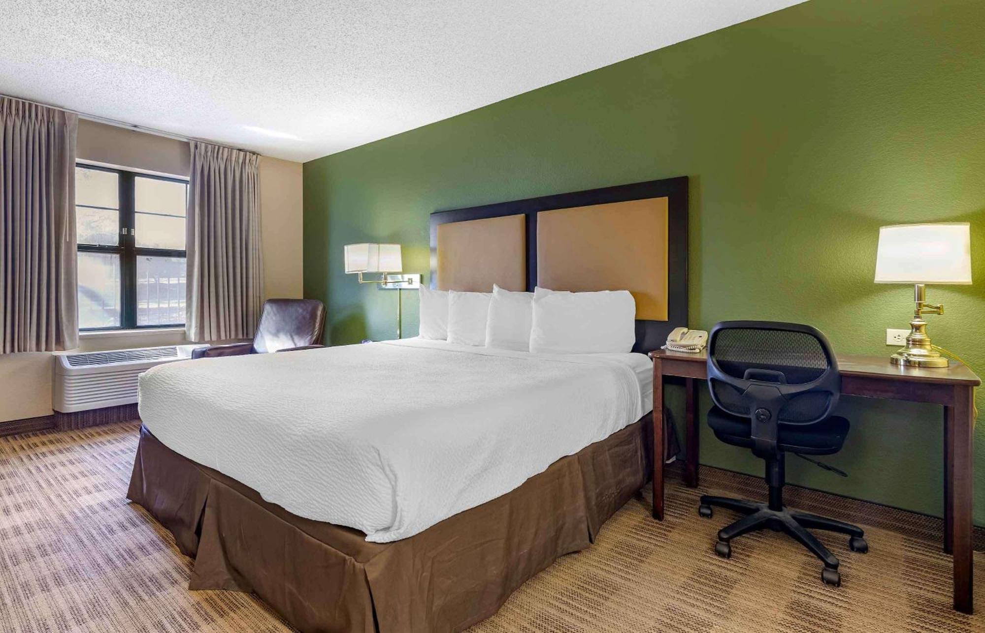 Extended America - - Northwest Arboretum Hotel