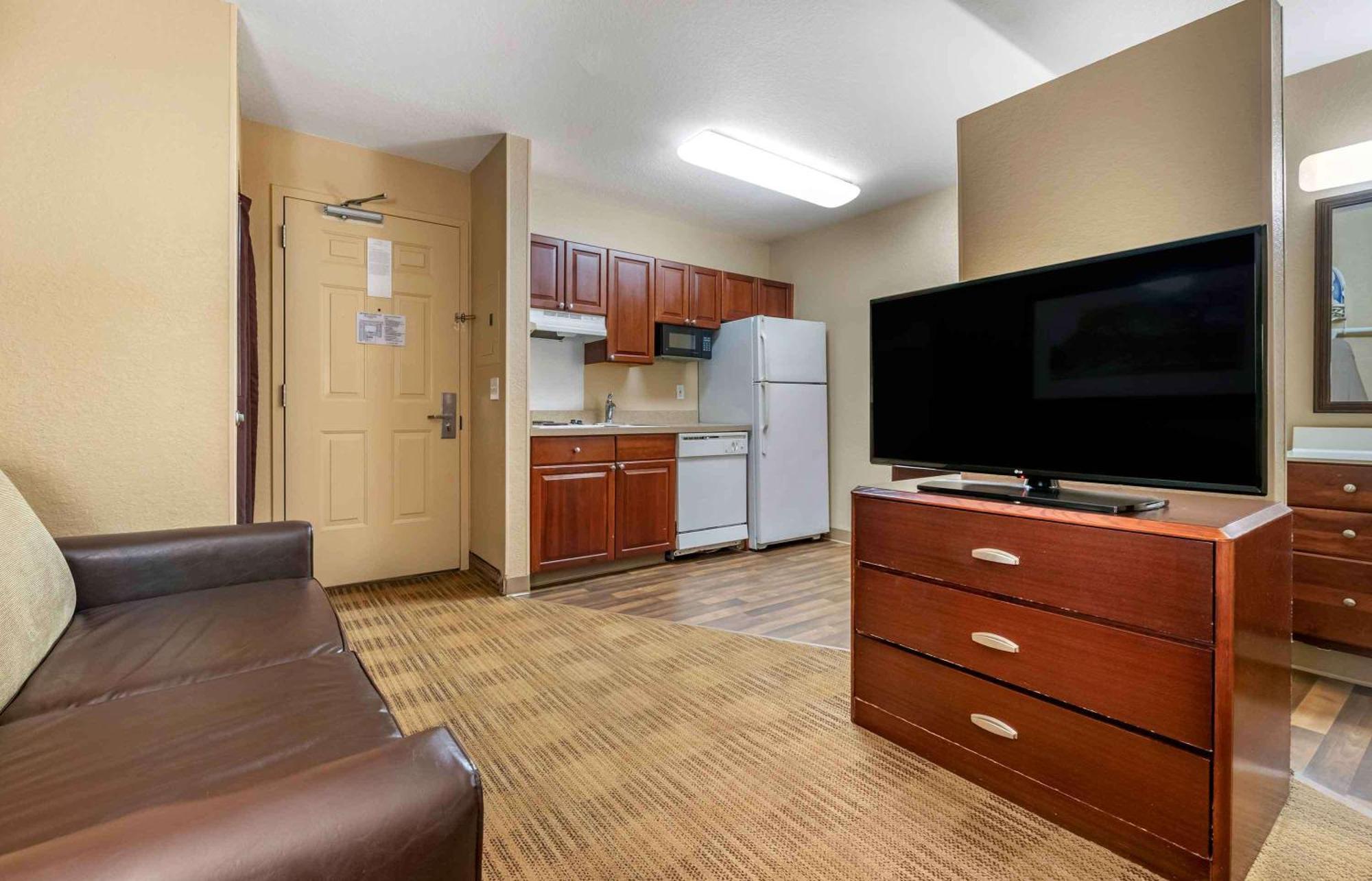 Extended America - - North Hotel