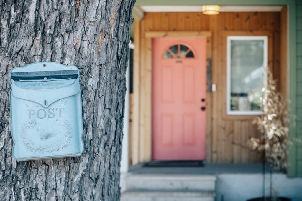 Authentic Texas Beauty By 6th Street Walk To Downtown Eateries Holiday home