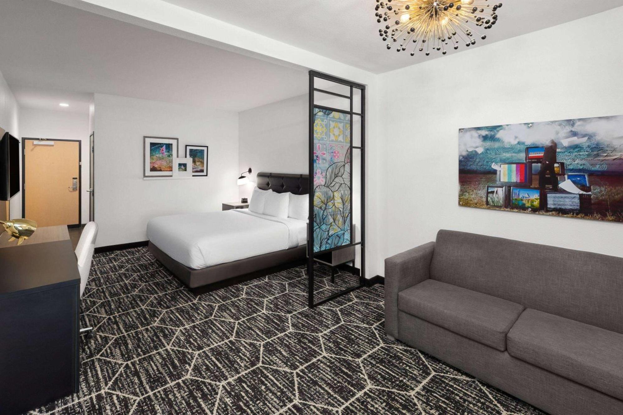 La Quinta & By Wyndham Parmer Tech Ridge Austin